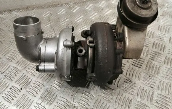 Toyota Avensis T250 Turbo 172010R020