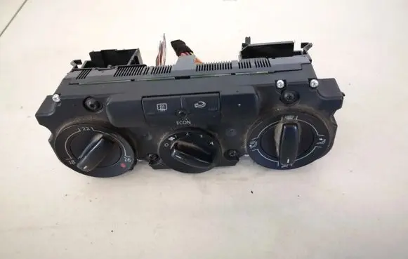 Volkswagen Touran I Climate control unit