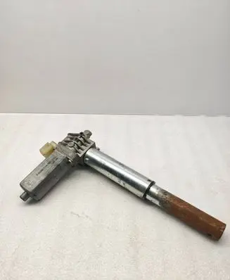 BMW 5 E60 E61 Seat adjustment motor 8321086