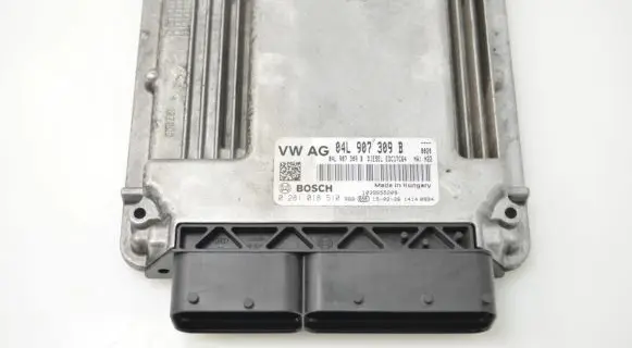Volkswagen Golf VII Engine control unit/module 04L907309B