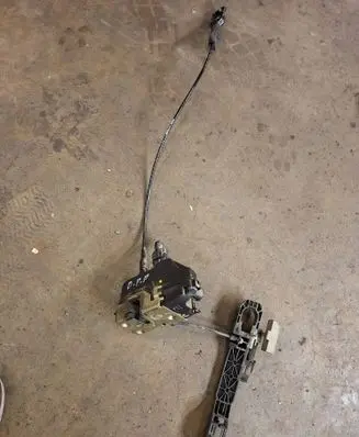 Renault Espace IV Front door lock 017973Z98 DNN247