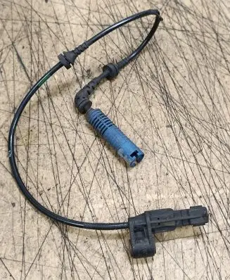 BMW 3 E46 ABS brake wheel speed sensor 6752682