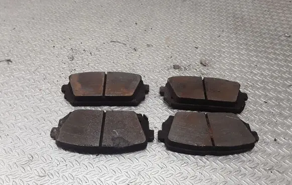 KIA Carens II Brake pads (rear) 