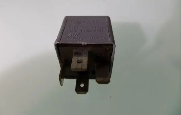 Volkswagen PASSAT B5.5 Other relay 8D0951253A 373