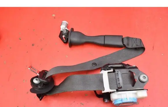 Opel Insignia A Front seatbelt 23465047