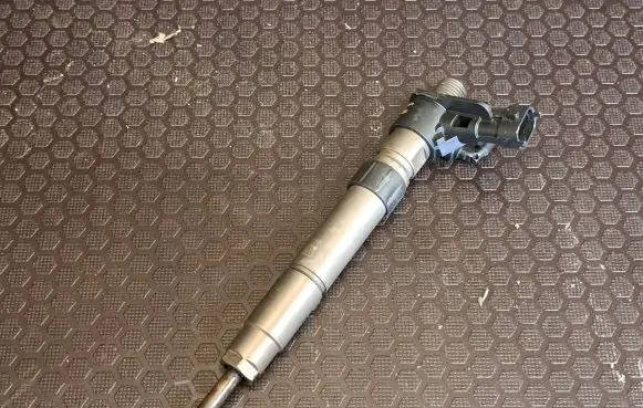 Peugeot 4007 Fuel injector 0445115025