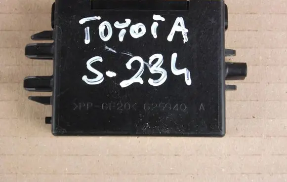Toyota C-HR I Immobilizer control unit/module 89784F4010