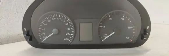 Speedometer (instrument cluster)