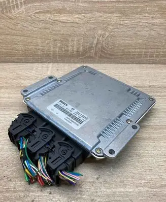 Volvo S40, V40 Engine control unit/module ECU 8200065996 0281011087 418