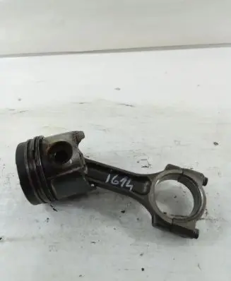 Opel Vivaro Piston with connecting rod F9K