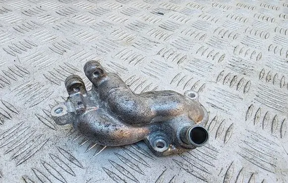 Engine coolant pipe/hose