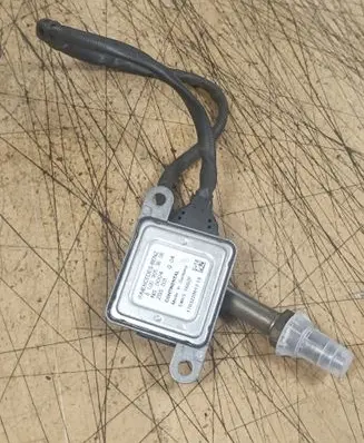 Mercedes-Benz E C207 W207 Lambda probe sensor A0009053606