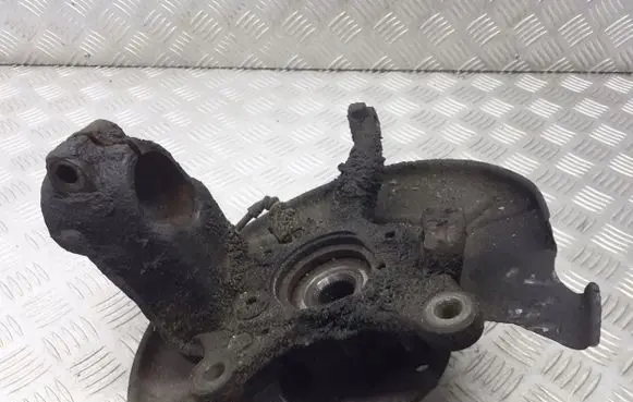 Skoda Octavia Mk2 (1Z) Front wheel hub spindle knuckle