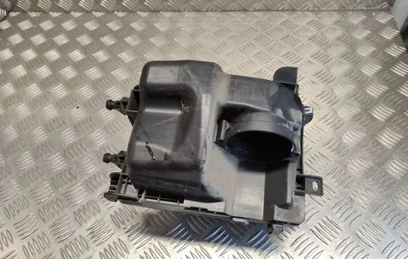 Nissan Pulsar Air filter box 70556249 70563376