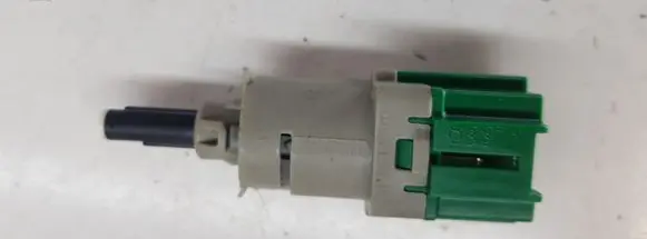 Citroen C4 II Picasso Brake pedal sensor switch 9818232480