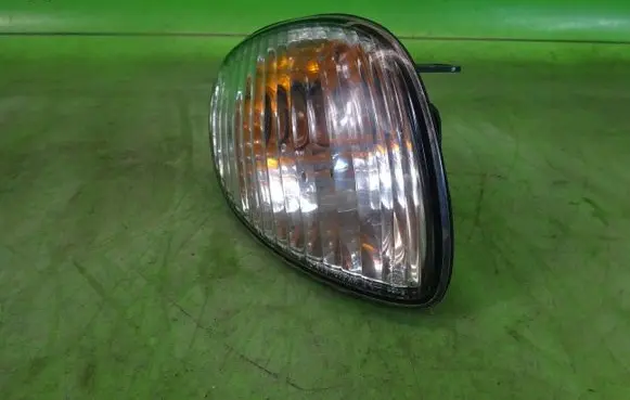 Toyota Corolla E110 Front indicator light 