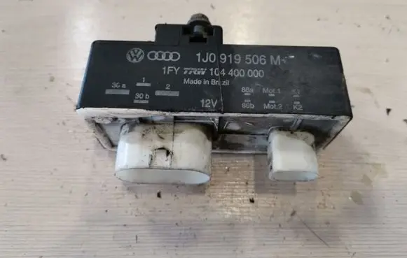 Volkswagen Polo V 6R Coolant fan relay 1J0919506M