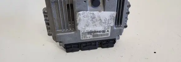 Citroen C4 I Engine control unit/module 9655943580 0281011863 EDC16C34