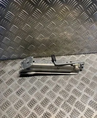 Mercedes-Benz C W204 Lift Jack 2115830415 A2115830415