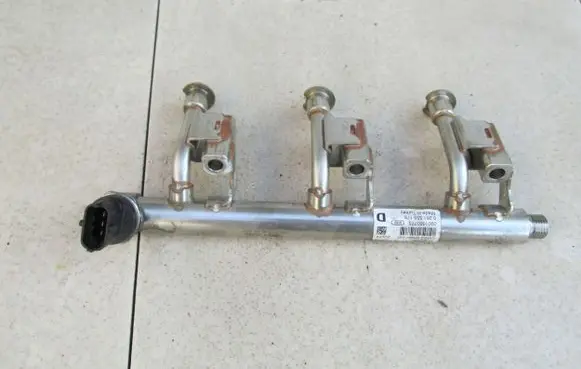 Ford Focus Fuel main line pipe 0261545039