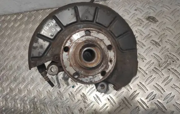 Volkswagen Tiguan Front wheel hub