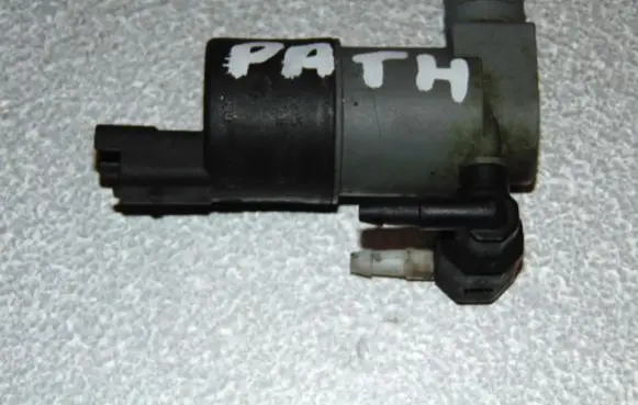 Nissan Navara D40 Headlight washer pump 