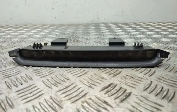 Volvo V50 Third/center stoplight