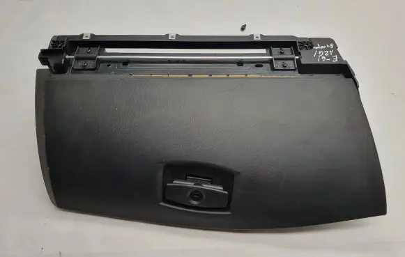 BMW 5 E60 E61 Glove box 7034080
