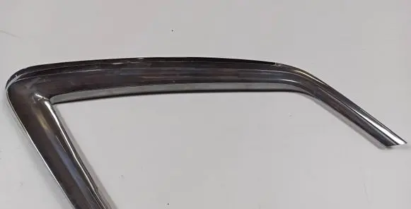 Mercedes-Benz SL R107 Rear door window/glass frame 1076980289 5005020