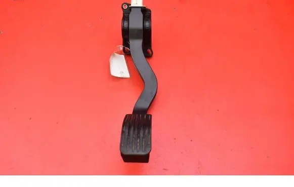 Peugeot 307 CC Accelerator throttle pedal 9646702180