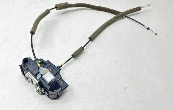 Nissan Pulsar Front door lock
