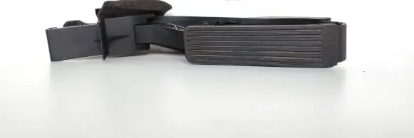 Mercedes-Benz E W211 Accelerator throttle pedal A2113000404