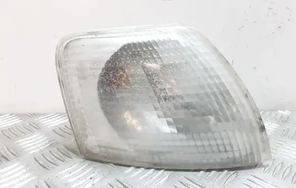Volkswagen PASSAT B5 Front indicator light