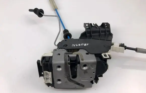 Mercedes-Benz A W176 Coupe door lock (next to the handle) A2040085999
