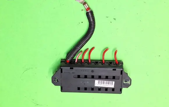 Volvo XC90 Fuse module 28mv01