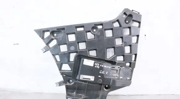 BMW X7 G07 Rear bumper mounting bracket 7420667 51127420667