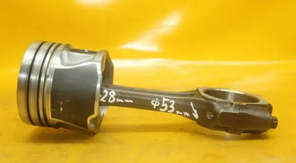 Hyundai Tucson JM Piston with connecting rod 5E06B P252