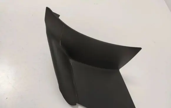 Rear/tail light trim molding