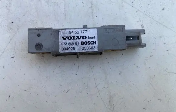 Volvo V70 Airbag deployment crash/impact sensor 9452777