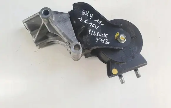 Suzuki SX4 Engine mount bracket