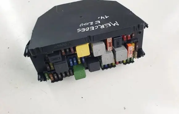 Mercedes-Benz E W212 SAM control unit A2129004225 A2129011307