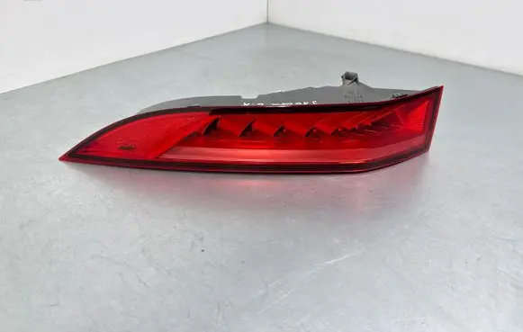 Jaguar F-Pace Rear/tail lights HK8313405AF