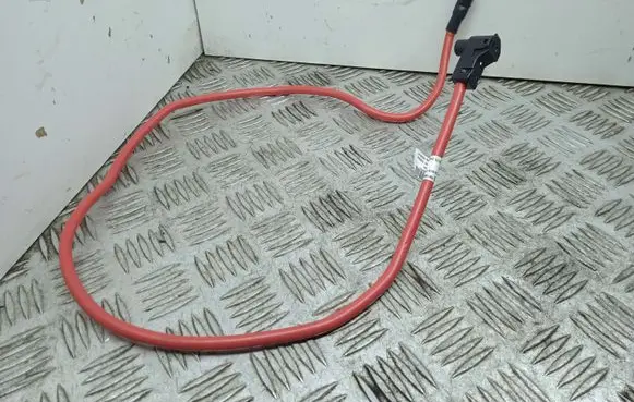 Mercedes-Benz C AMG W205 Positive cable (battery)