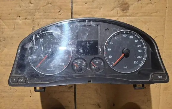 Volkswagen Golf Plus Speedometer (instrument cluster) 1K0920863