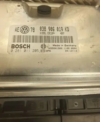 Volkswagen PASSAT B5.5 Engine control unit/module 038906019KD 0281011205