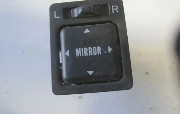 Toyota Land Cruiser (HDJ90) Wing mirror switch 183502