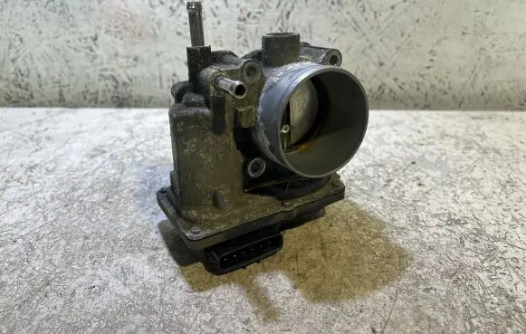 Toyota Auris E180 Throttle valve 220300T110 01140 5T10