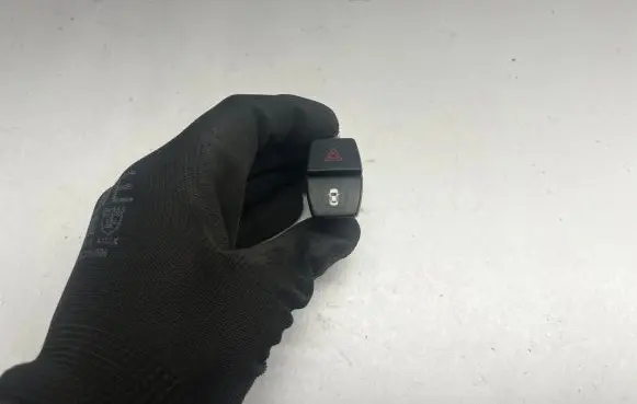 BMW 2 F46 Hazard light switch 9354186