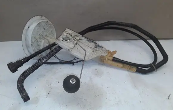 Skoda Octavia Mk2 (1Z) Fuel level sensor 81358066