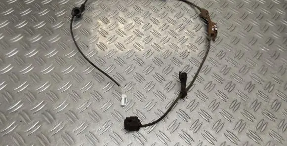 Toyota Avensis T270 Rear ABS sensor wiring 